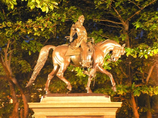 39- Plaza Simon Bolivar 
